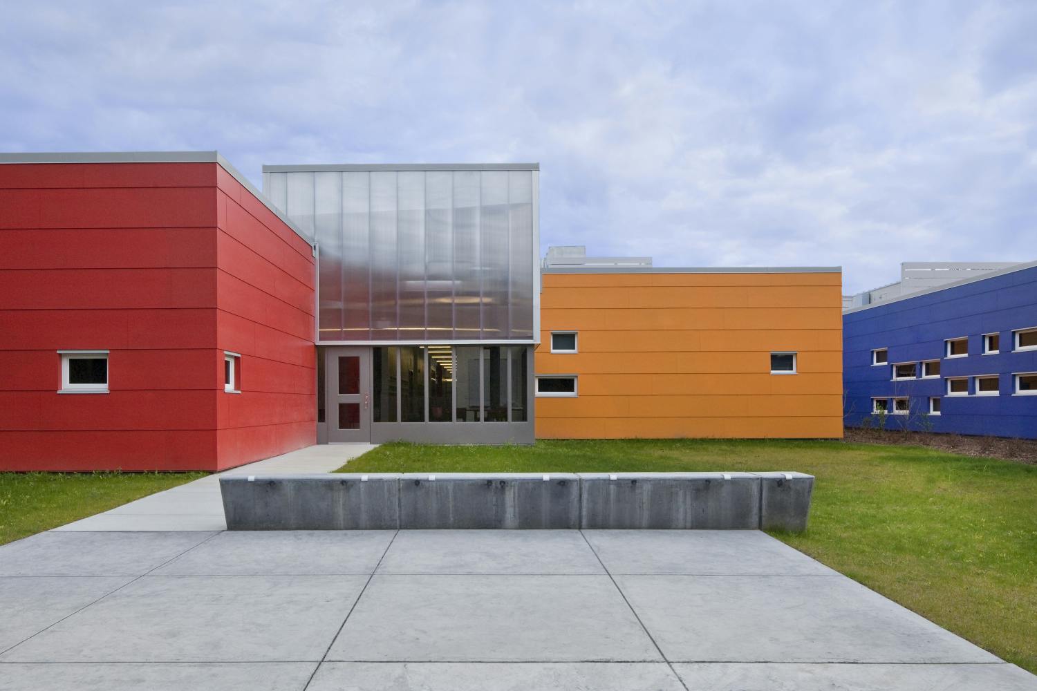 66fb122d2ac3a572e81986f9 Dlr20group20color20trends12 0