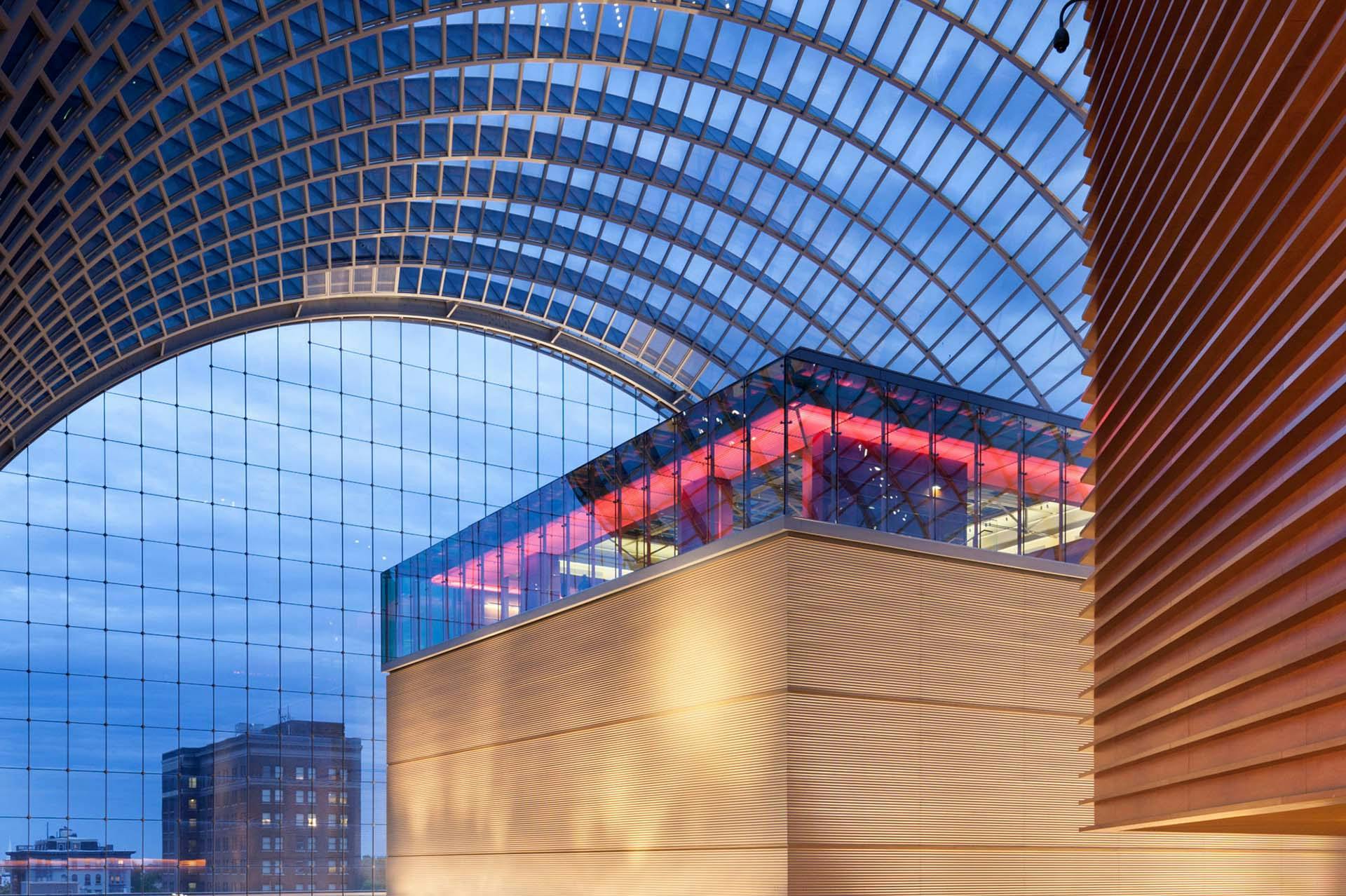 66fb13101bbf3c3f14542350 Kimmelcenter1