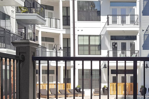 66fb13e9783cc957f0d7fdf4 Ultrasignaturerailing Multifamily 600x400