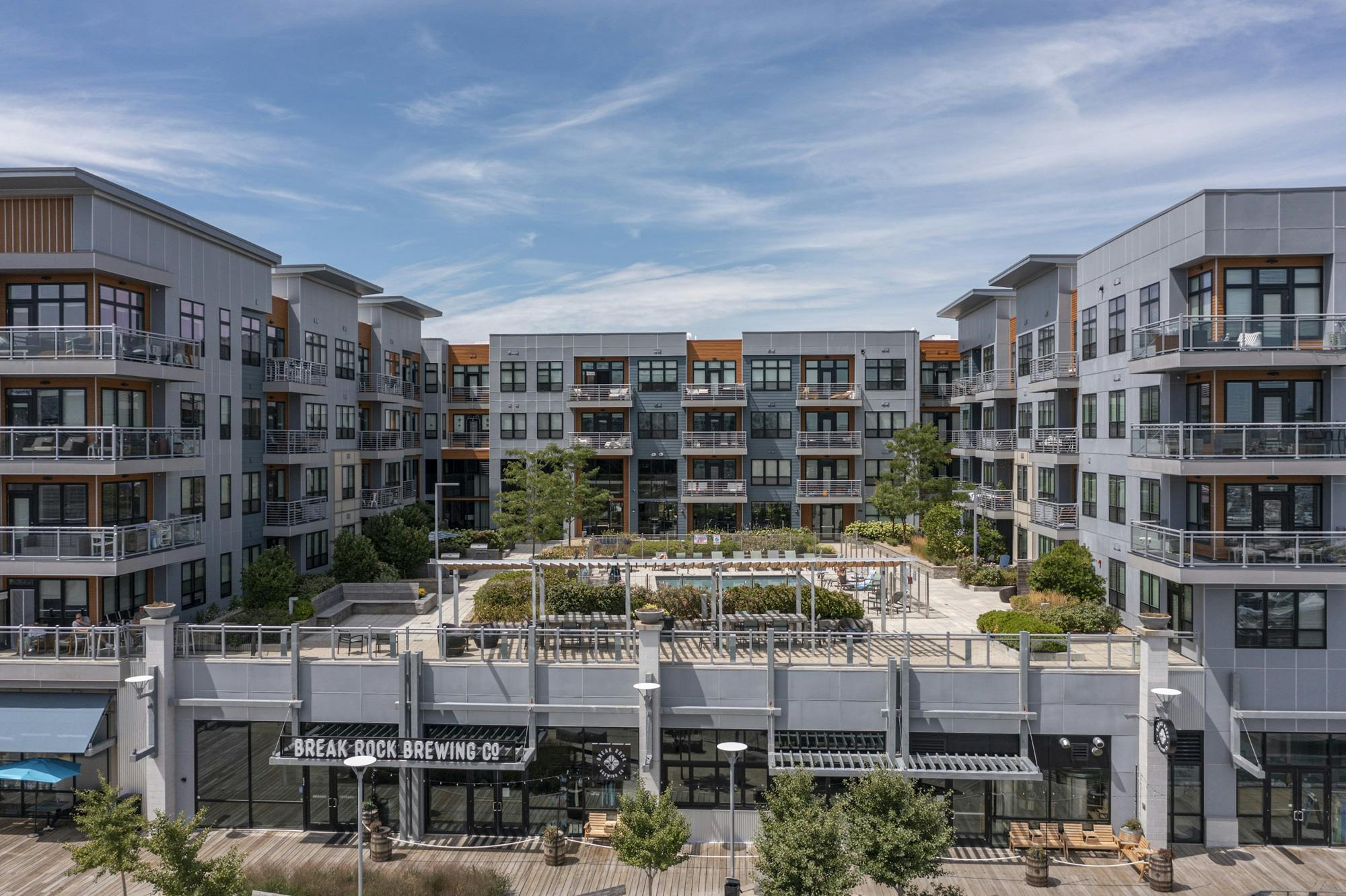 66fb1418523018c948075e24 Boston20meriel20marina20bay20railings 22081524