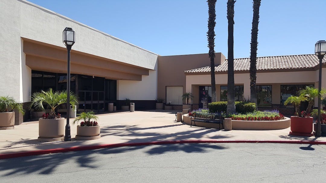 66fb161c6913965dcb4b9e48 Strip20mall