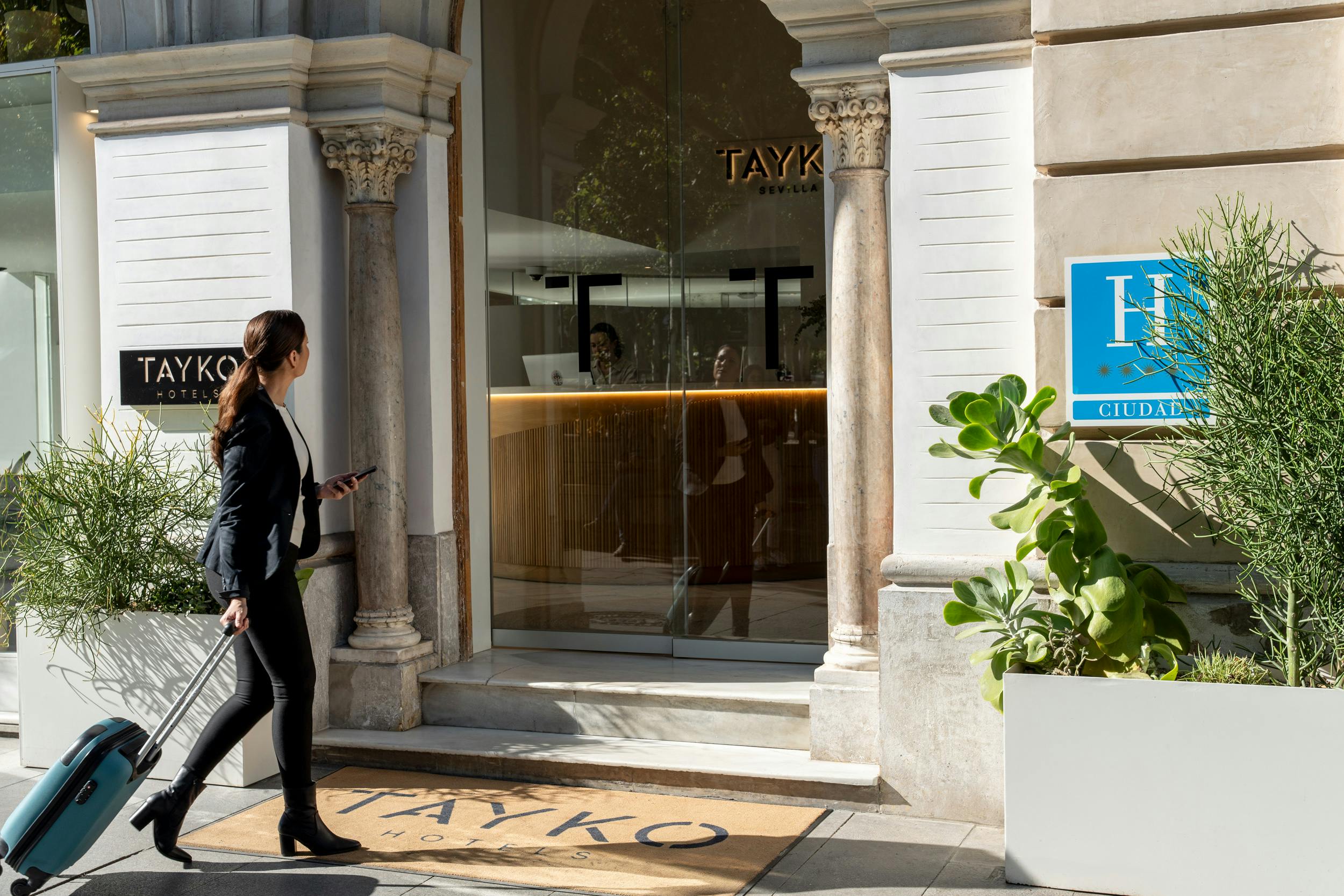 66fb17a9783cc95984d8026e Salto Tayko Sevilla Jor6526