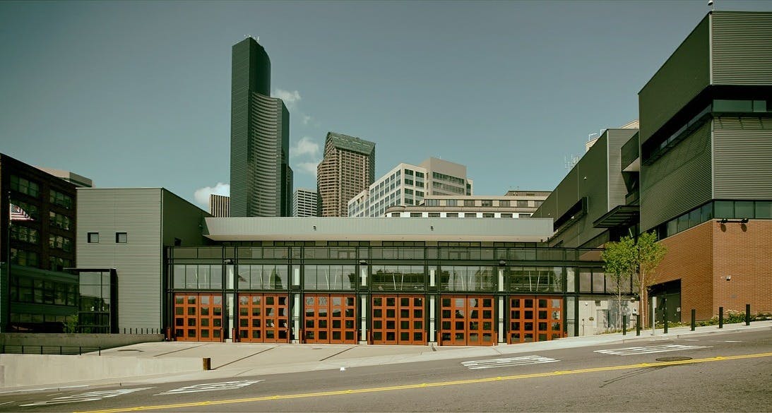 Government Buildings Sector Giants Report for 2019 Image by David Mark from Pixabay