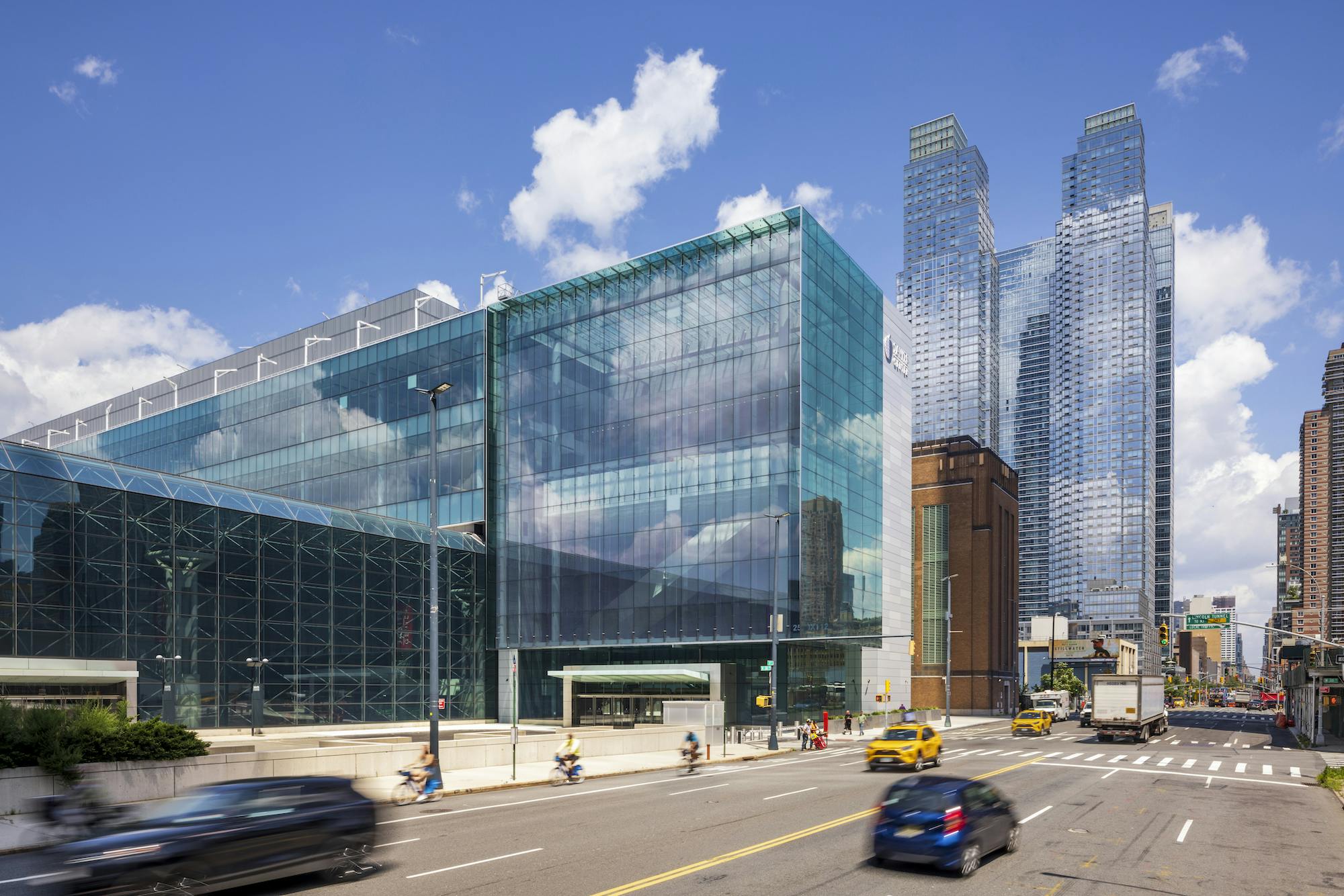 A 1 2 Million Sf Expansion Of The Javits Center In New York City Was Designed To Increase Economic Activity And Minimize Its Impact On Manhattan&rsquo;s West Side