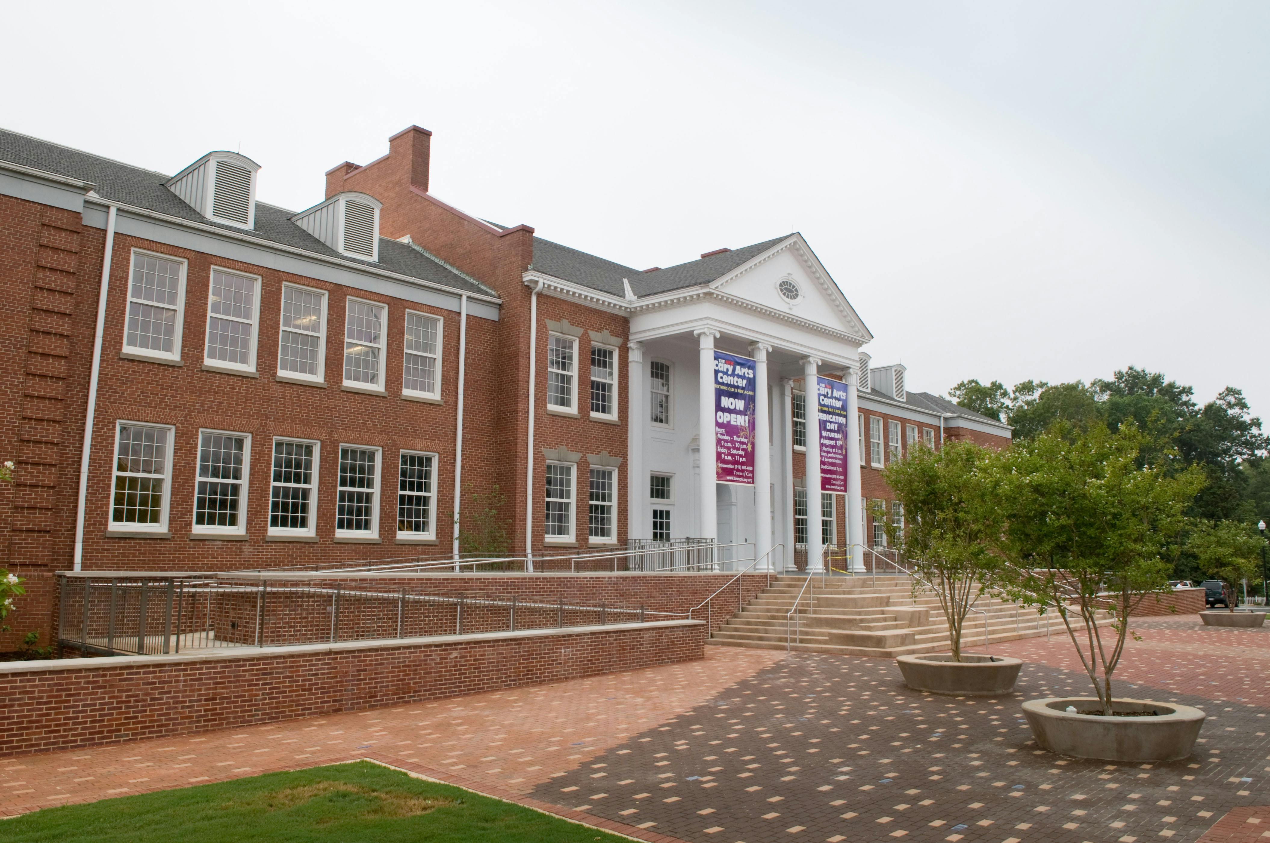 The Griffin Electric team was responsible for replacing the previous electrical service on-site with a 1000A, 480/277V service a