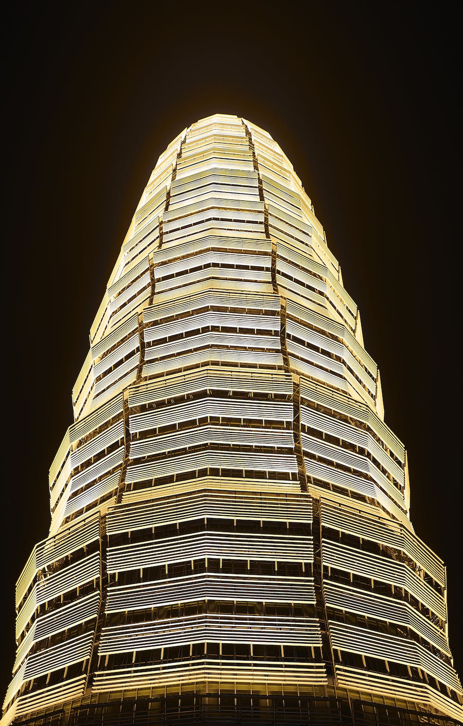 The Form Of The Skidmore Owings & Merrill Llp (som) Designed Zhengzhou Greenland Plaza Tapers Slightly As It Rises