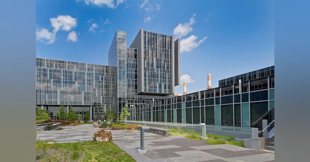 U.S. Coast Guard Headquarters - vegetative roof assembly, Washington, D ...