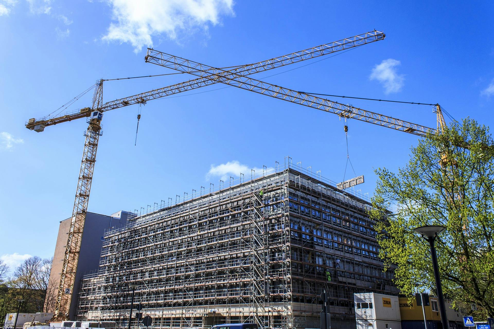 Image by kalhh from Pixabay The average U.S. contractor has 8.1 months worth of construction work in the pipeline, as of February 2024