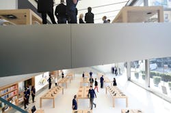 2016 05 20 T030809 Z 3 Lynxnpec4 I1 O3 Rtroptp 4 Apple Retail 2016 05 20 T030809 Z 3 Lynxnpec4 I1 O3 Rtroptp 4 Apple Retail