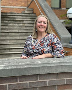 Robyn Niss headshot Robyn Niss headshot