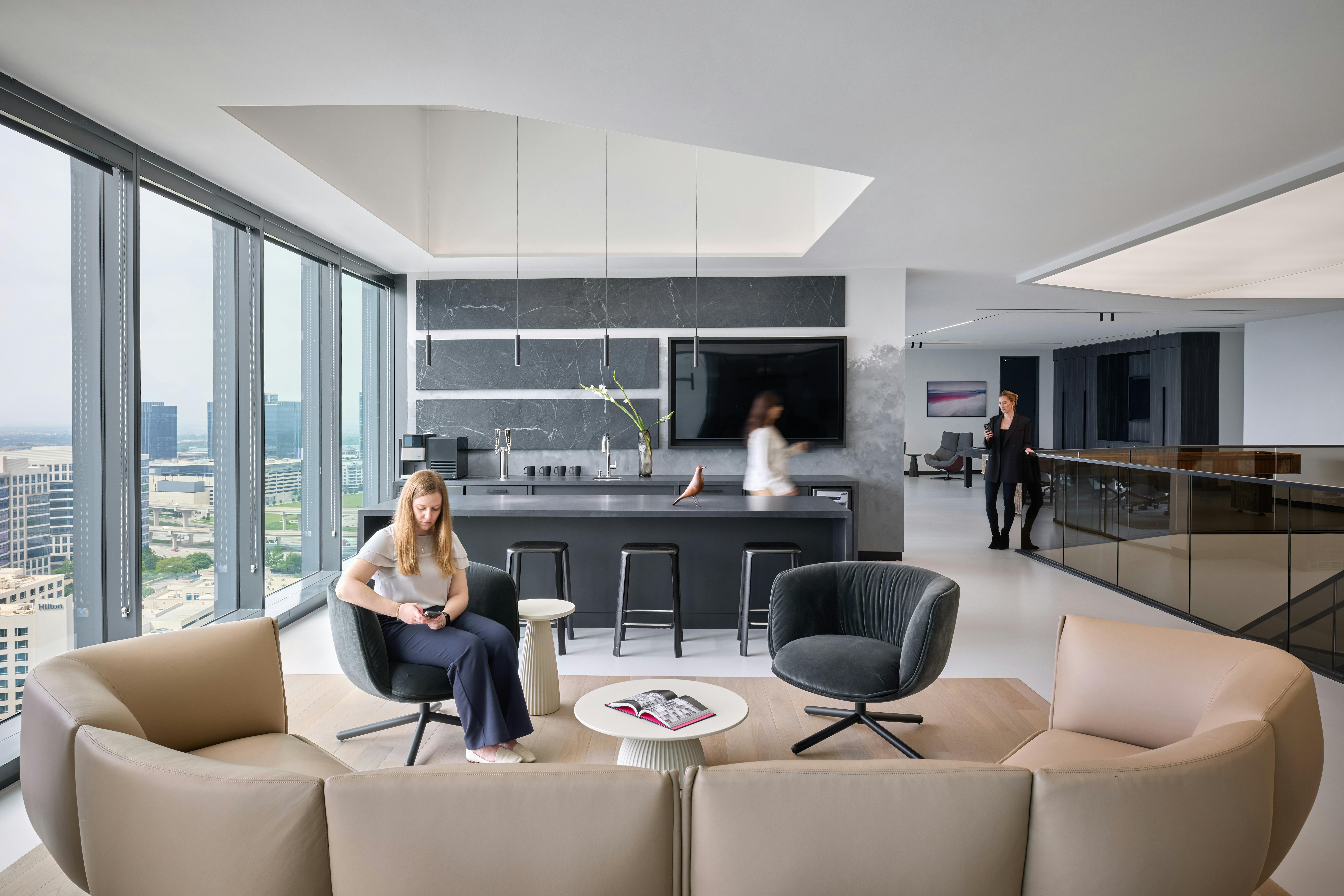 Pictured: Stonebriar Commercial Finance, Plano, Texas. Within this flexible space, employees can take in the natural light and outdoor views