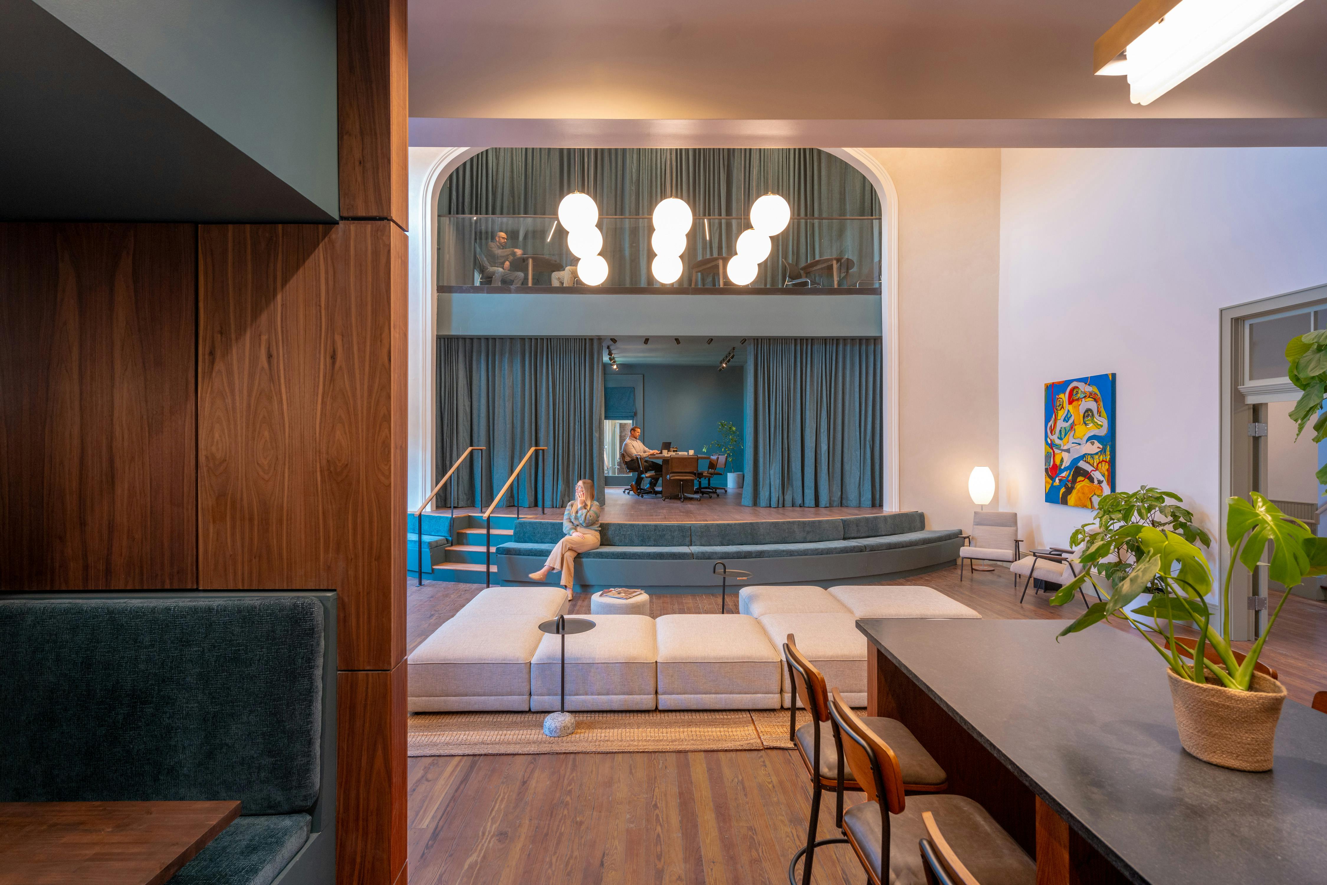 Photo © Michael Mantese