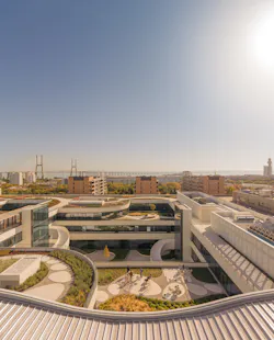 07_oriente_green_campus_landscaped_courtyards__fer 07_oriente_green_campus_landscaped_courtyards__fer