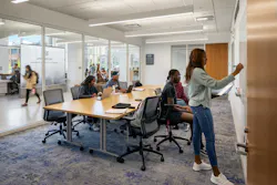 The Auburn University Brown Kopel Engineering Student Achievement Center offers collaboration spaces that encourage students to work towards a common problem, preparing them for real-world workplace challenges. Photo courtesy SmithGroup