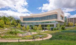OSF HealthCare, OSF Cancer Institute and Proton Therapy Center in Peoria, Ill., looking southwest. Photo © Kim Rodgers, courtesy DLR Group